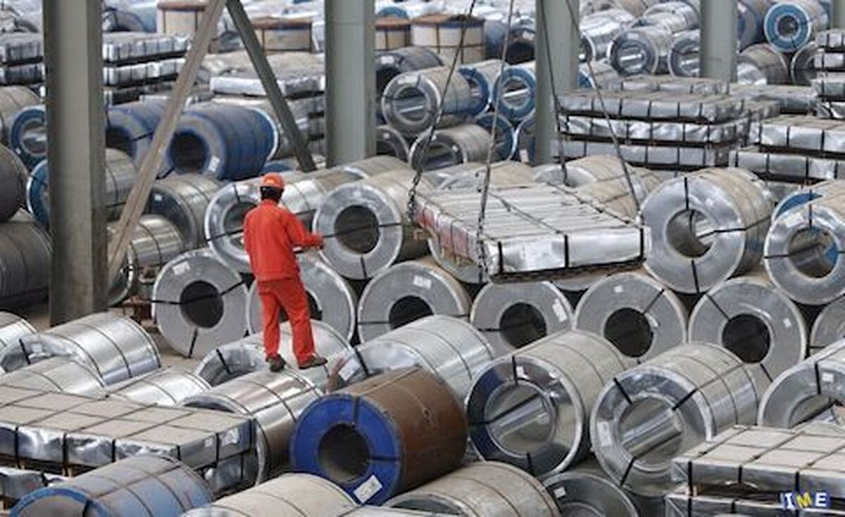تأثیر مالیات ۲۵ درصدی بر واردات فولاد روی صنعت اوکراین و بازار آمریکا