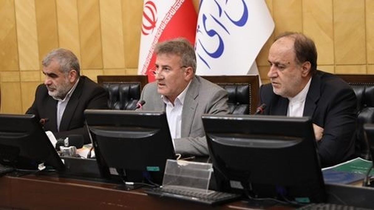 حاجی بابایی: باید مولدسازی سرمایه بانک‌ها رقم بخورد/ نیکزاد: سرمایه‌های مردم باید به مسیر درست هدایت شود/ حاجی‌پور: هدف تسهیل در حوزه سرمایه‌گذاری داخلی و خارجی است