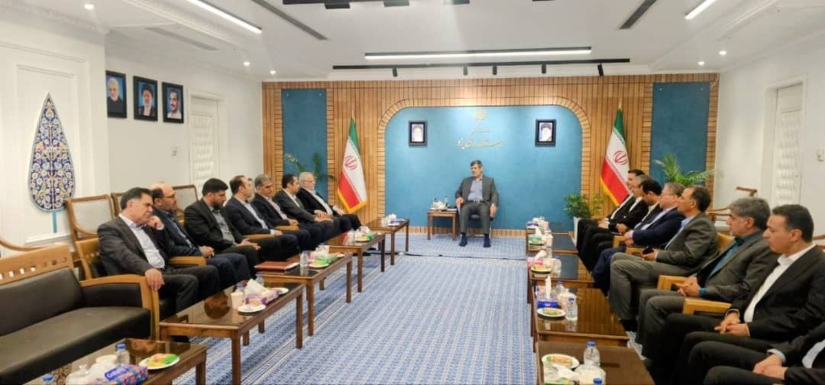 توسعه زیرساخت معادن یزد در شمار برنامه‌های ایمیدرو/ استاندار: احداث نیروگاه خورشیدی و تامین آب؛ پیش نیاز توسعه صنایع یزد