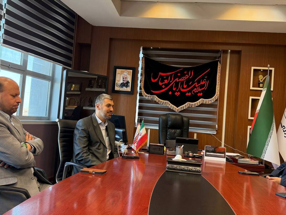 انتخاب مهندس لندی، بهترین تصمیم برای فولاد اکسین در مسیر پیشرفت است/ همدلی همه‌جانبه برای تحقق شعار سال اولویت است