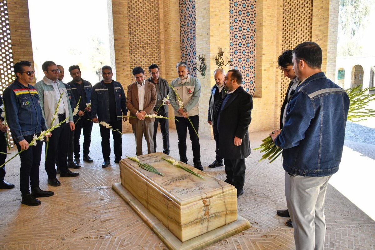 تجدید میثاق مدیرعامل جدید شرکت آهن و فولاد ارفع با شهدای اردکان