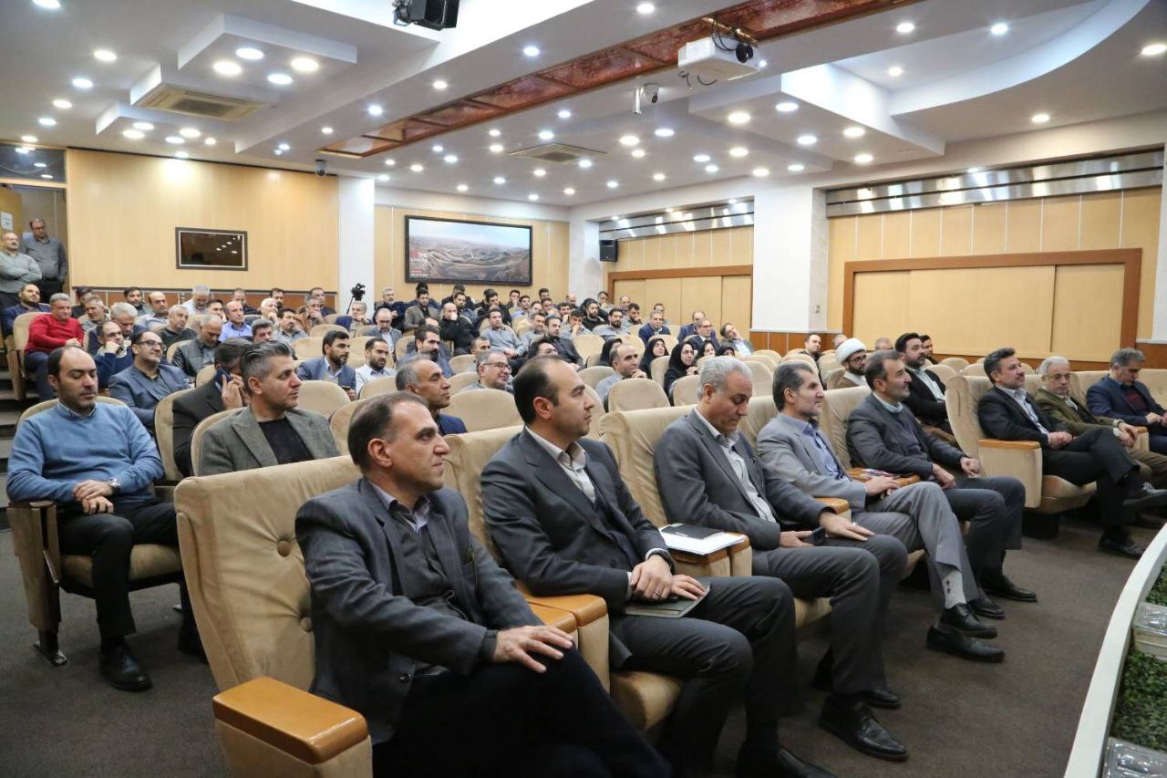 نگاه عبادتگونه امام علی (ع) به کار در شرایط سخت، برای جامعه معدنی الهامبخش است نگاه عبادتگونه امام علی (ع) به کار در شرایط سخت، برای جامعه معدنی الهامبخش است