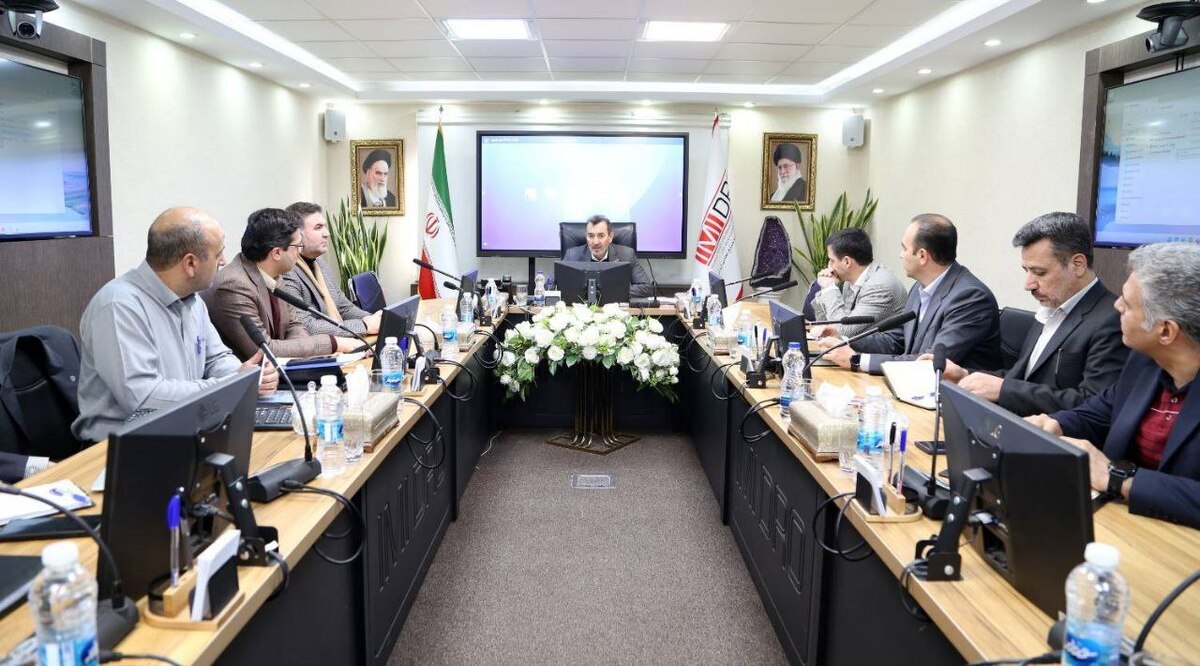 تاکید سمیعی‌نژاد بر تکمیل زنجیره تولید الکترود گرافیتی در کشور