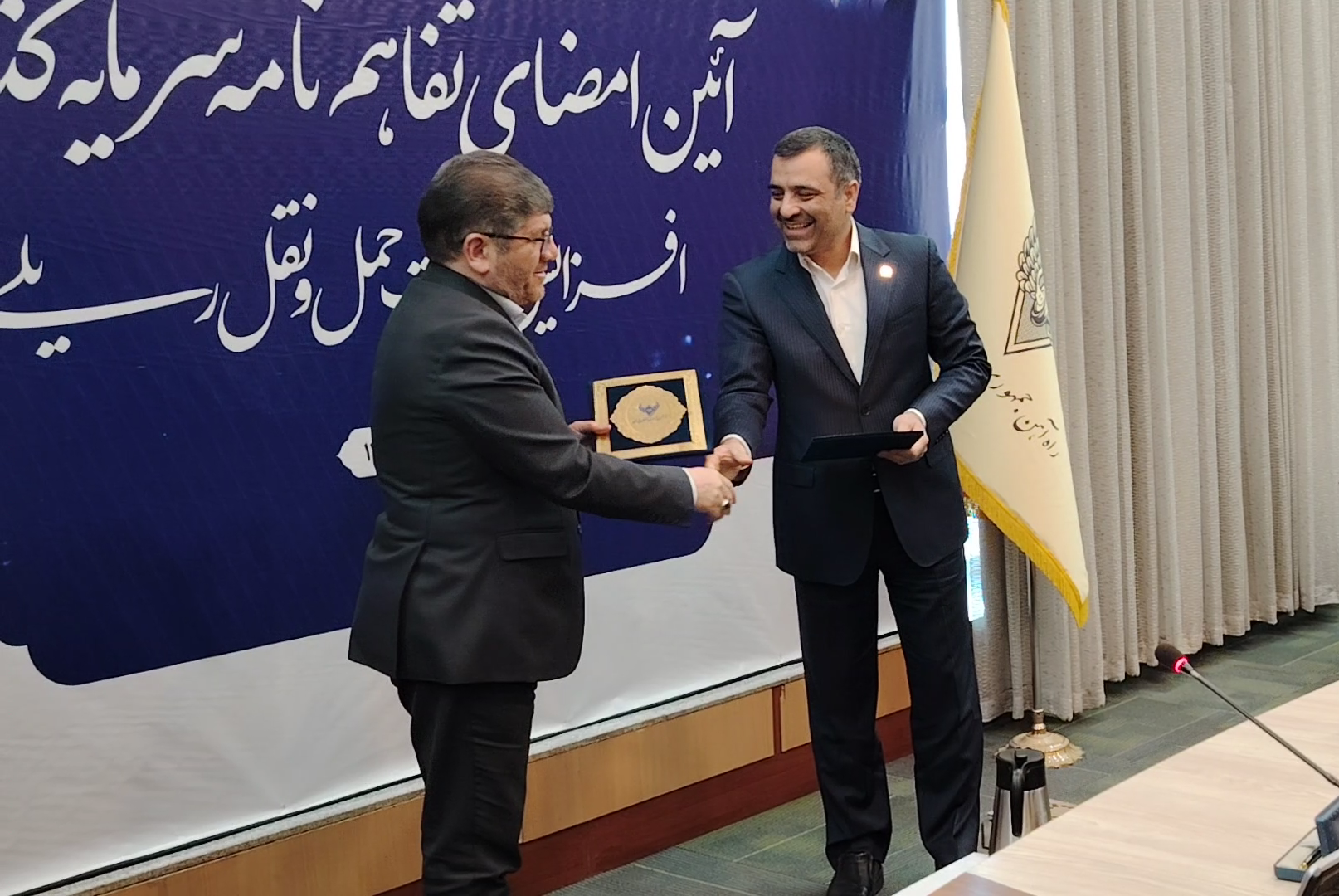 میدکو بر روی ریل توسعه/ مدیرعامل میدکو: برای انتقال بخش بیشتری از جابهجایی بار به حملونقل ریلی برنامهریزی کردهایم میدکو بر روی ریل توسعه/ مدیرعامل میدکو: برای انتقال بخش بیشتری از جابهجایی بار به حملونقل ریلی برنامهریزی کردهایم