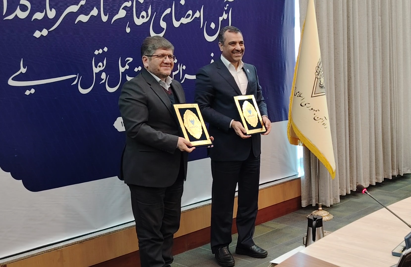 میدکو بر روی ریل توسعه/ مدیرعامل میدکو: برای انتقال بخش بیشتری از جابهجایی بار به حملونقل ریلی برنامهریزی کردهایم میدکو بر روی ریل توسعه/ مدیرعامل میدکو: برای انتقال بخش بیشتری از جابهجایی بار به حملونقل ریلی برنامهریزی کردهایم
