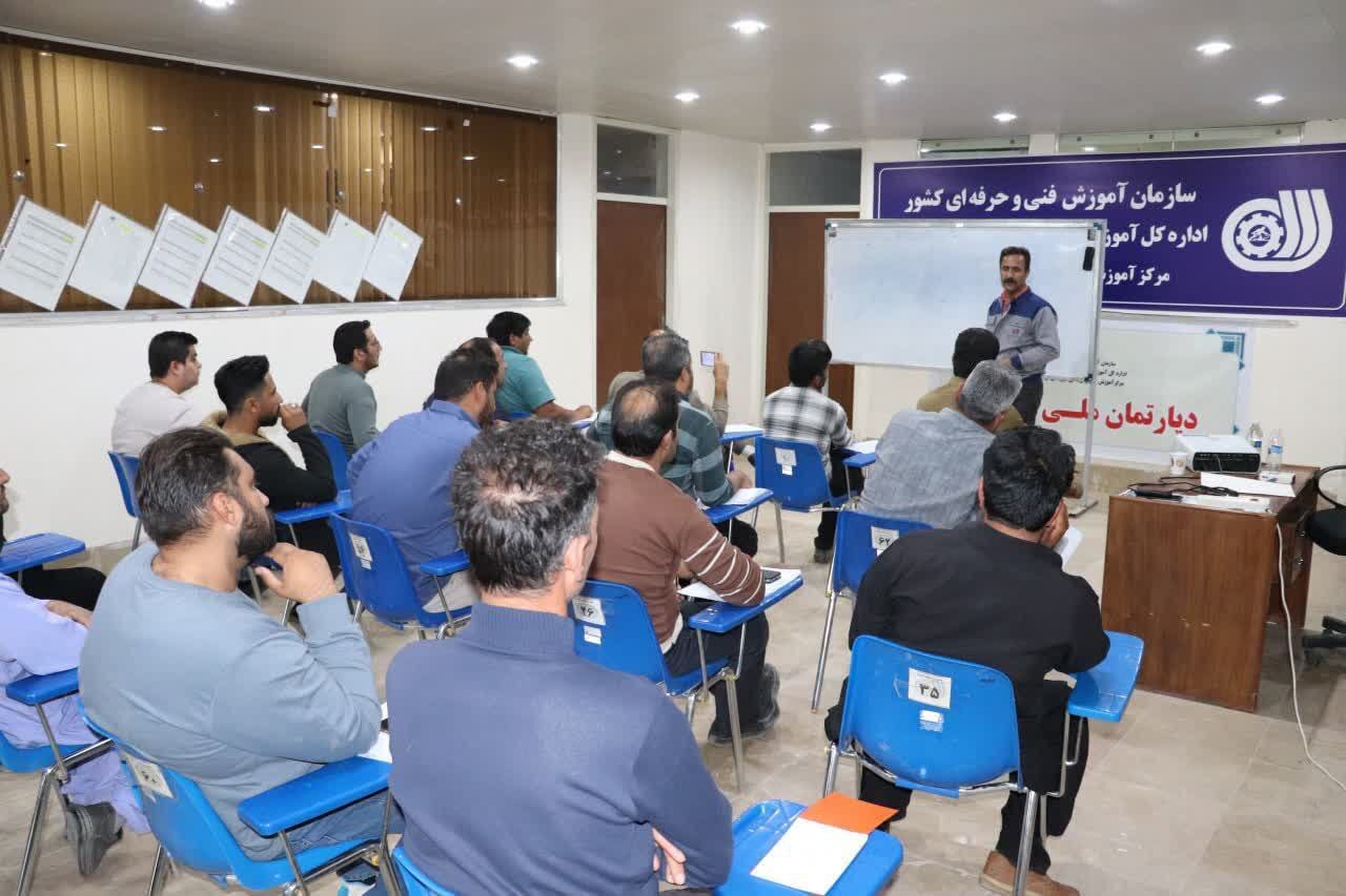 جهش ایمیدرو برای توانمندسازی نیروی انسانی و اشتغالزایی در بخش معدن و صنایع معدنی جهش ایمیدرو برای توانمندسازی نیروی انسانی و اشتغالزایی در بخش معدن و صنایع معدنی