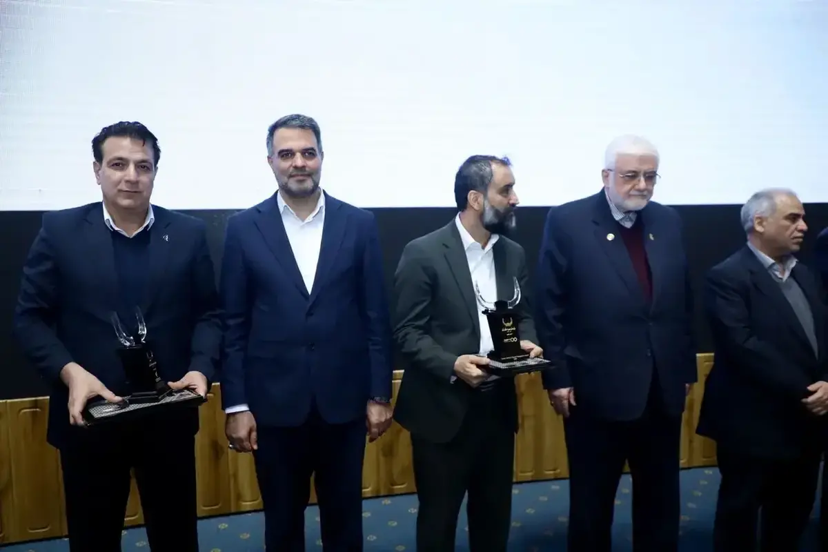 بانک رفاه کارگران جایزه ملی مدیریت مالی ایران گرفت