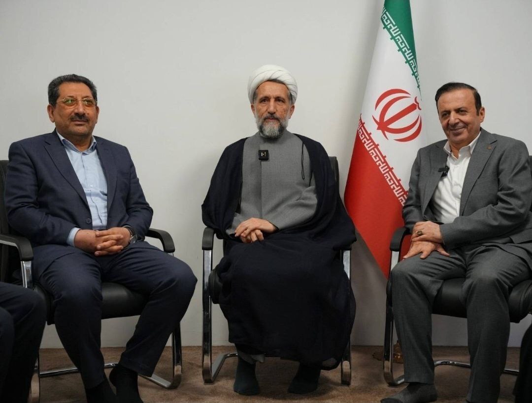 تاکید وزیر صمت بر بهرهگیری از ظرفیتهای صنعتی قزوین برای توسعه تجارت با اوراسیا تاکید وزیر صمت بر بهرهگیری از ظرفیتهای صنعتی قزوین برای توسعه تجارت با اوراسیا