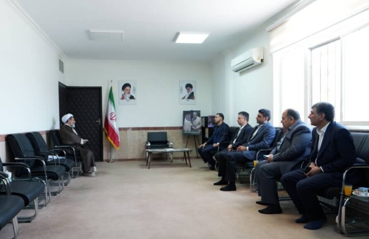 دیدار مدیرعامل شرکت ملی مس با نماینده ولی فقیه در استان و امام جمعه کرمان پس از اقامه نماز جمعه