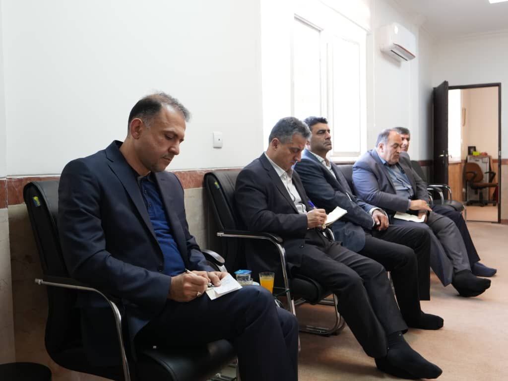 دیدار مدیرعامل شرکت ملی مس با نماینده ولی فقیه در استان و امام جمعه کرمان پس از اقامه نماز جمعه دیدار مدیرعامل شرکت ملی مس با نماینده ولی فقیه در استان و امام جمعه کرمان پس از اقامه نماز جمعه