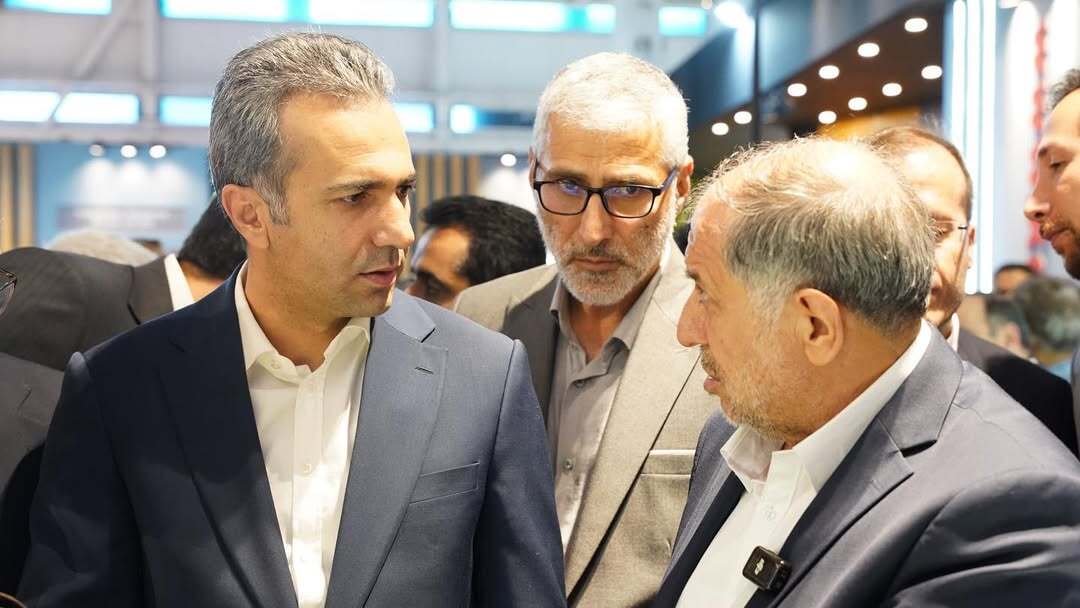 بازدید سردار «مصطفی محمدنجار» رئیس قرارگاه اقتصادی وزارت دفاع و دکتر «سیدمجید هدایت» مدیرعامل غدیر از غرفه سالکو در ایران اکسپو ۲۰۲۵ بازدید سردار «مصطفی محمدنجار» رئیس قرارگاه اقتصادی وزارت دفاع و دکتر «سیدمجید هدایت» مدیرعامل غدیر از غرفه سالکو در ایران اکسپو ۲۰۲۵