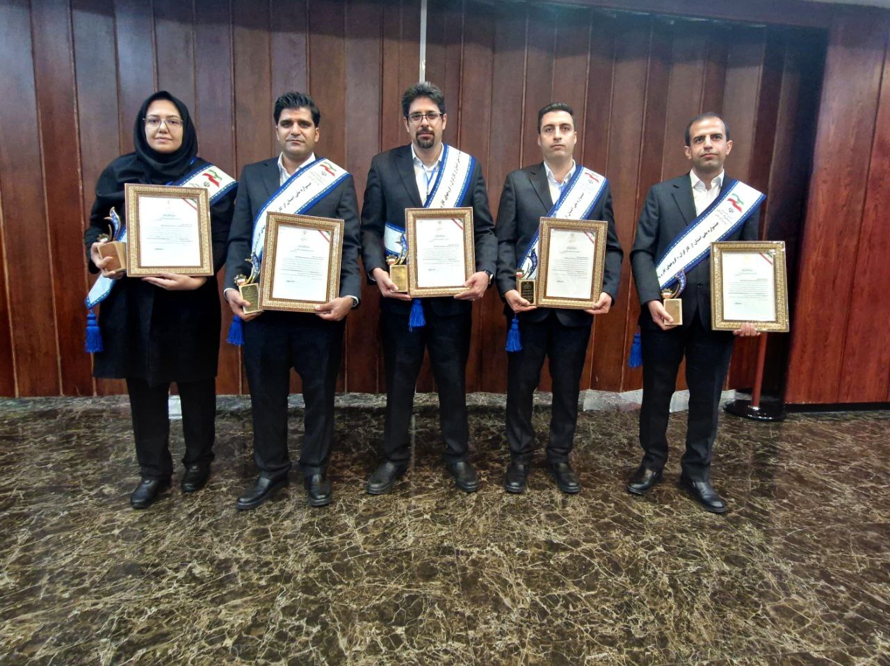 در ارزیابی وزارت کار، گروهکاری شرکت توسعه آهن و فولاد گلگهر به عنوان «گروه کار نمونه ملی» انتخاب شد در ارزیابی وزارت کار، گروهکاری شرکت توسعه آهن و فولاد گلگهر به عنوان «گروه کار نمونه ملی» انتخاب شد