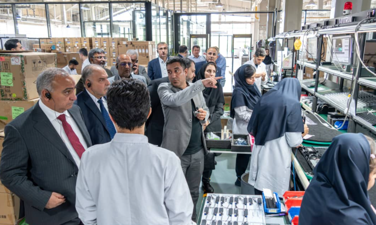 بازدید استاندار المثنی عراق و هیات تجاری همراه از صنایع هایتک شهرک صنعتی پرند بازدید استاندار المثنی عراق و هیات تجاری همراه از صنایع هایتک شهرک صنعتی پرند
