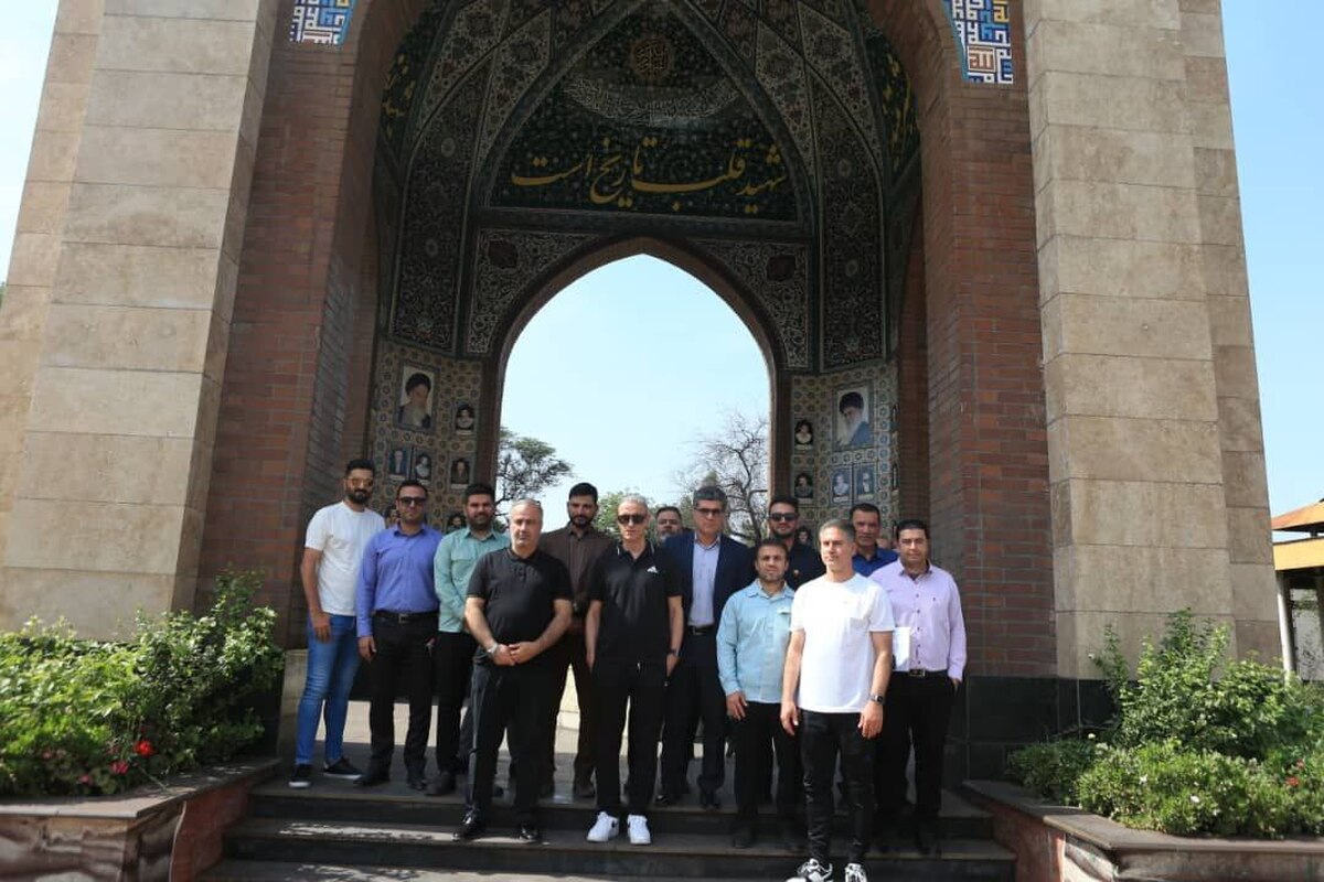 حضور مدیرعامل، سرمربی، کادر فنی و بازیکنان تیم فولاد خوزستان در خطوط تولید فولاد خوزستان
