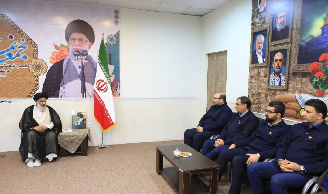 فولاد خوزستان در عرصهی جهاد اقتصادی، پیشتاز و در انجام مسوولیتهای اجتماعی بسیار برجسته عمل کرده است فولاد خوزستان در عرصهی جهاد اقتصادی، پیشتاز و در انجام مسوولیتهای اجتماعی بسیار برجسته عمل کرده است