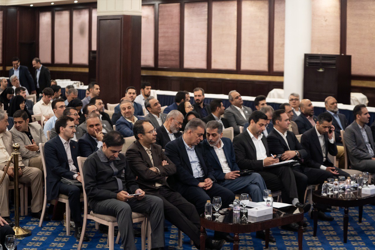 تقسیم سود ۱۷ تومانی به تصویب سهامداران رسید/ پیشرفت قابل قبول پروژههای پیشران «ومعادن» تقسیم سود ۱۷ تومانی به تصویب سهامداران رسید/ پیشرفت قابل قبول پروژههای پیشران «ومعادن»
