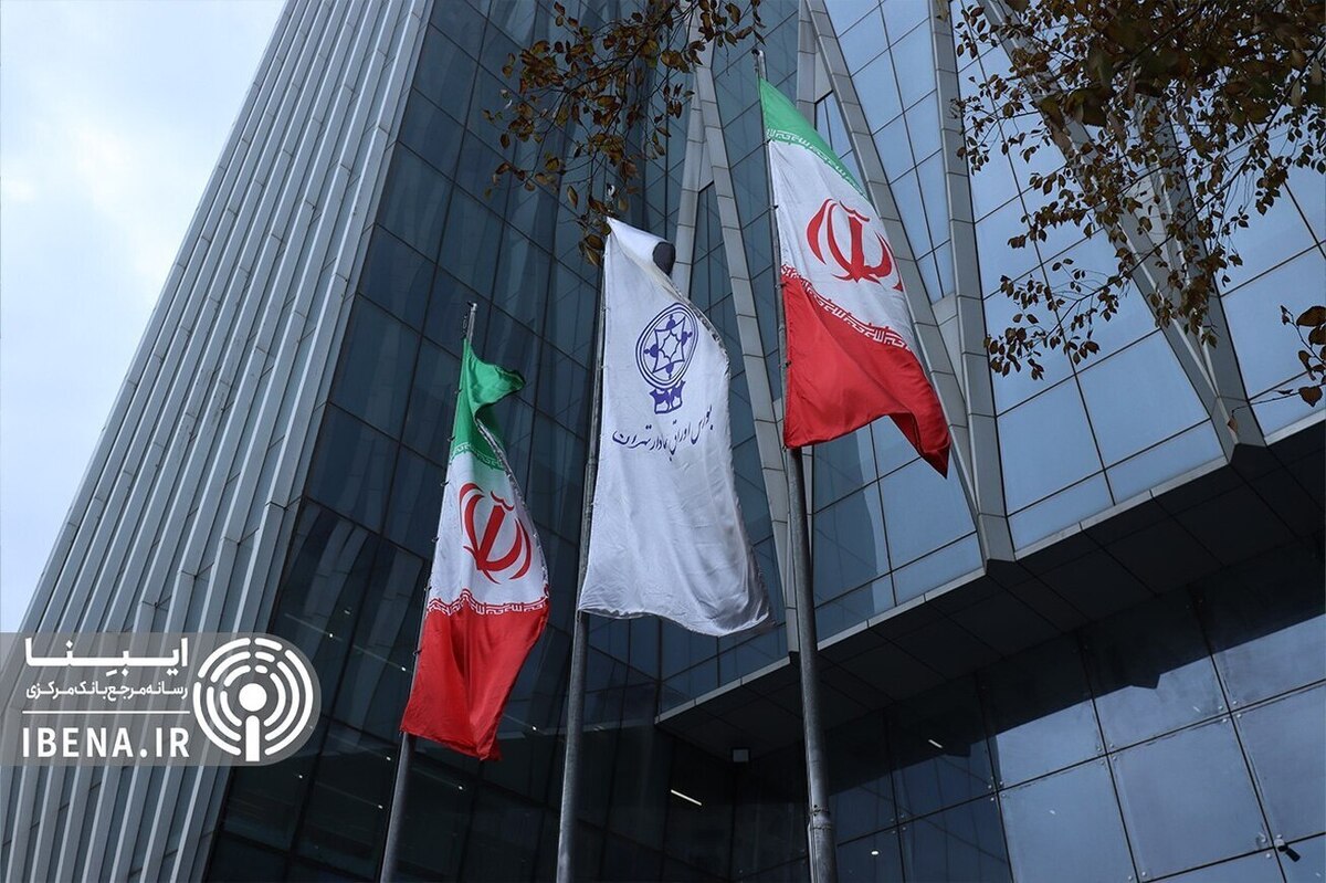 عقب‌نشینی شاخص کل بورس در میانه هفته‌