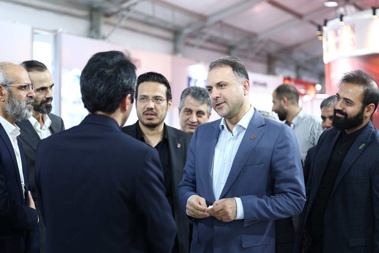 بازدید مدیرعامل شرکت ملی صنایع مس ایران از نمایشگاه فلزات آهنی و غیرآهنی بازدید مدیرعامل شرکت ملی صنایع مس ایران از نمایشگاه فلزات آهنی و غیرآهنی