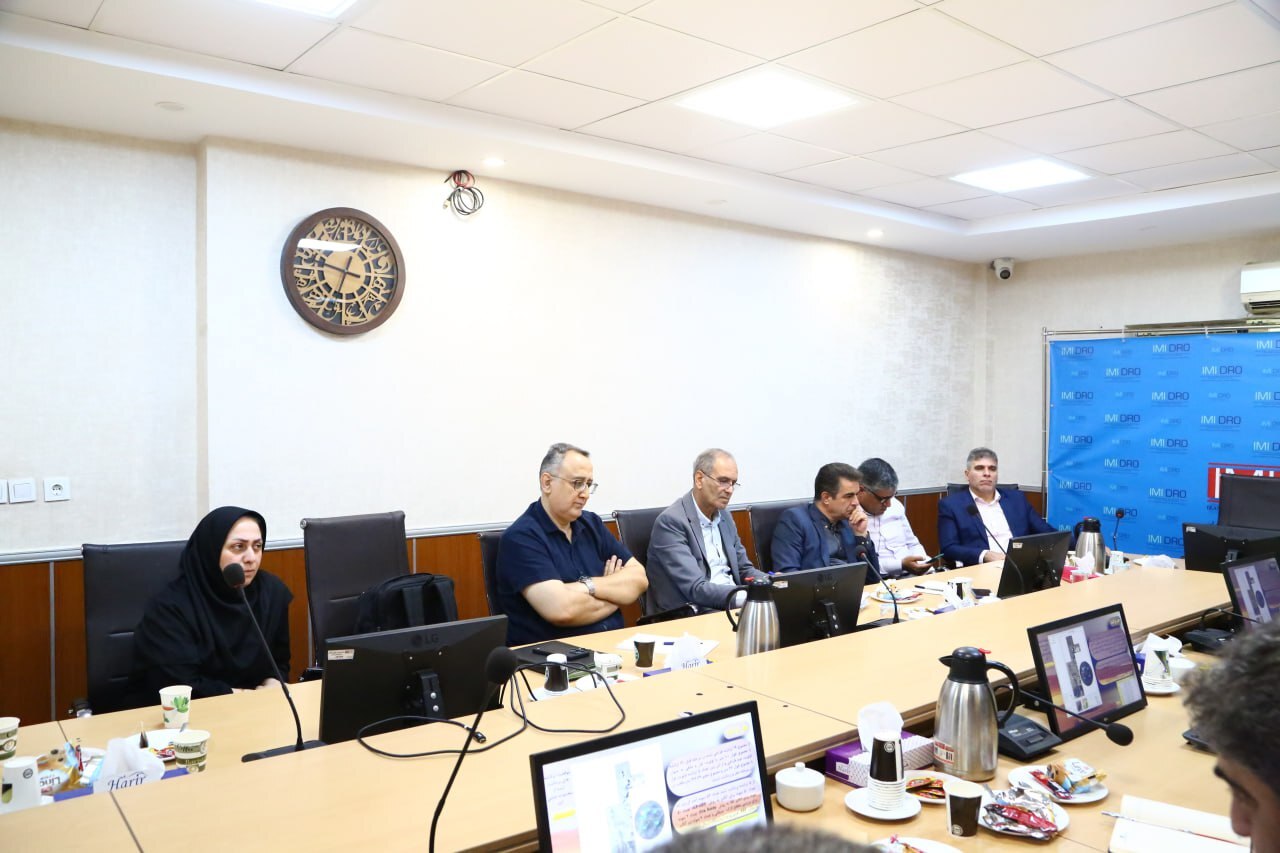 فتاحی: بهرهگیری از رهنمودهای مشاوران خبره در اکتشافات هدفمند فتاحی: بهرهگیری از رهنمودهای مشاوران خبره در اکتشافات هدفمند