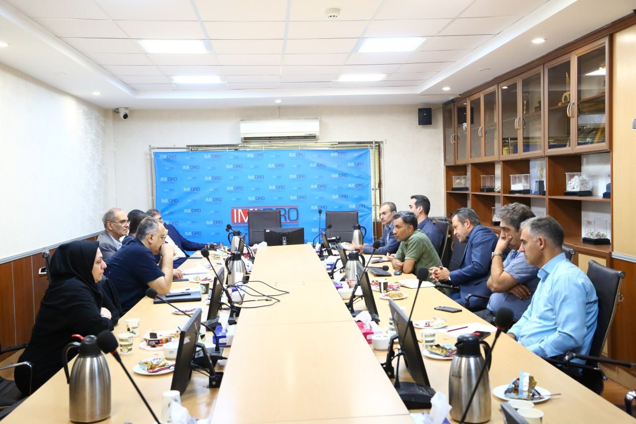 فتاحی: بهرهگیری از رهنمودهای مشاوران خبره در اکتشافات هدفمند فتاحی: بهرهگیری از رهنمودهای مشاوران خبره در اکتشافات هدفمند