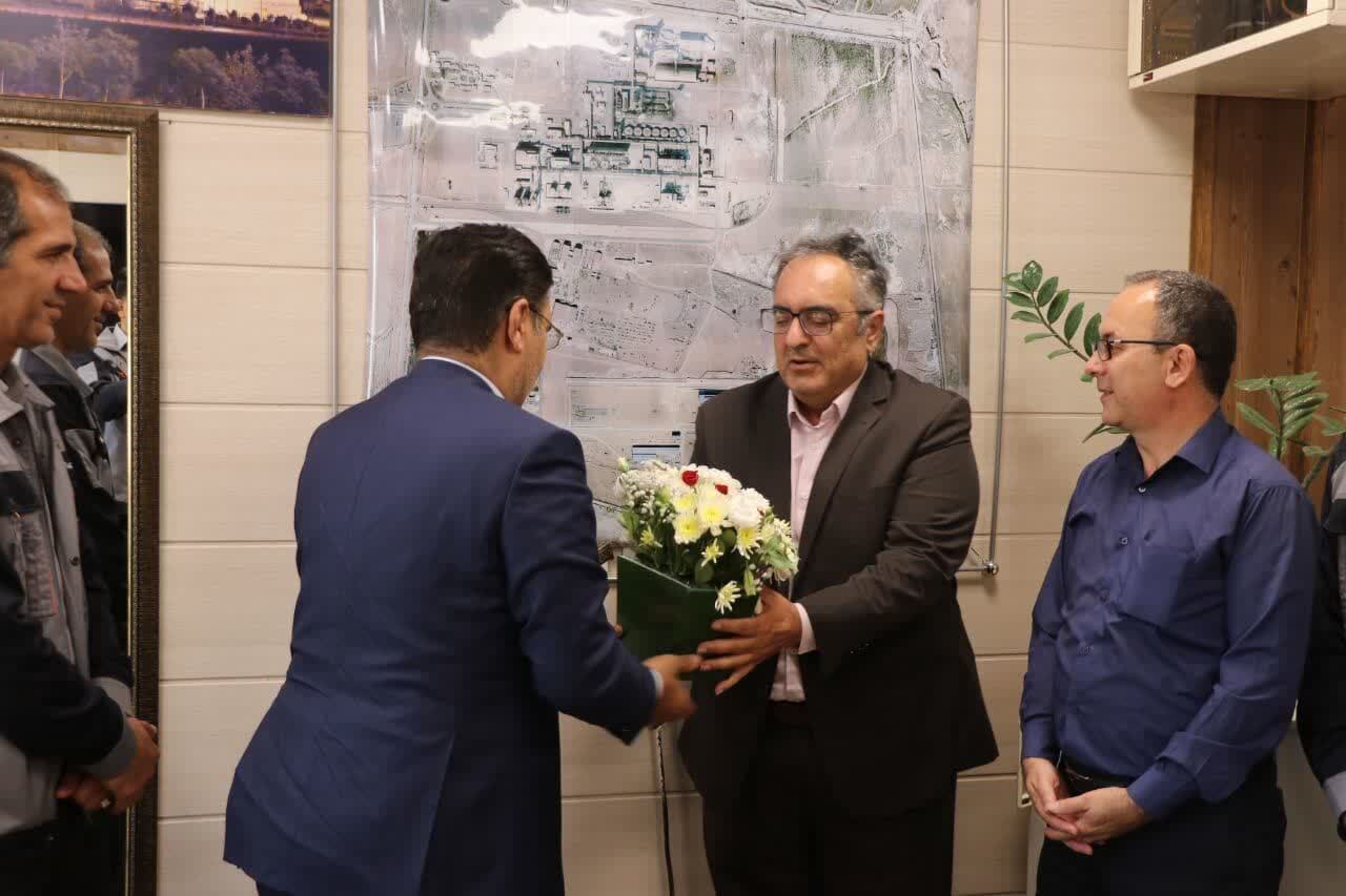 مدیرعامل شرکت آلومینای ایران به مناسبت روز پزشک با پزشکان شرکت دیدار کرد مدیرعامل شرکت آلومینای ایران به مناسبت روز پزشک با پزشکان شرکت دیدار کرد