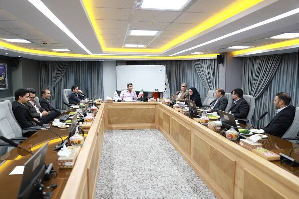 نشست هم‌اندیشی بورس کالا و شرکت تهیه و تولید مواد معدنی
