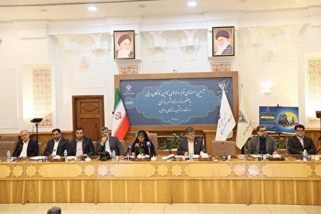 سرمایه‌گذاری ۲۰۰ هزار میلیاردی وزارت صمت در تامین ناوگان ریلی/ اتصال زیرساخت‌های صنعتی به شبکه ریلی تکمیل می‌شود