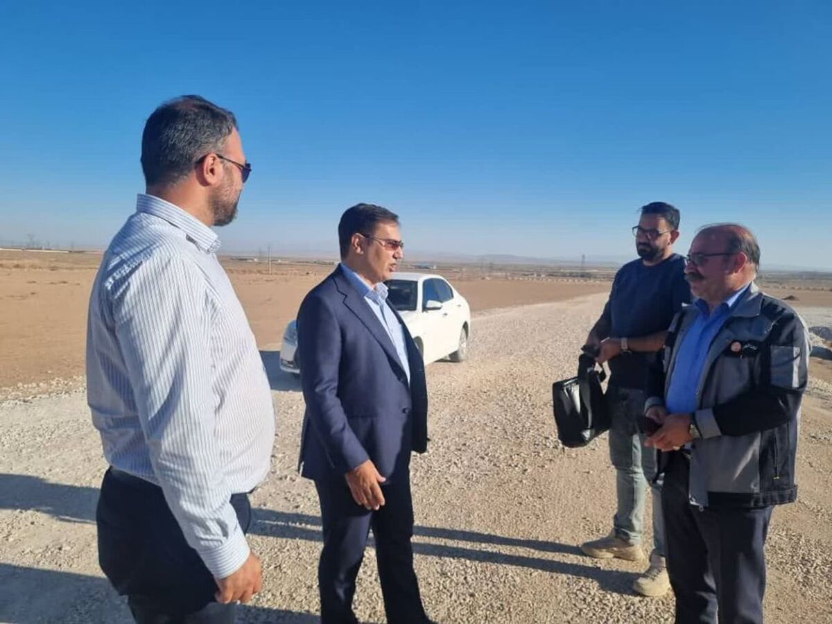 بازدید مدیرعامل شرکت آلومینای ایران از نیروگاه خورشیدی
