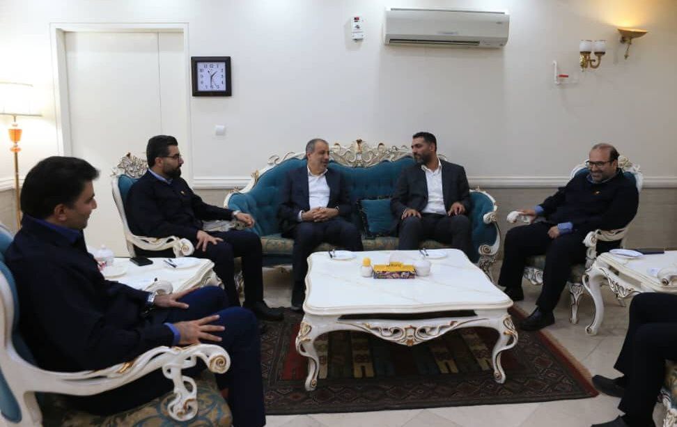 فرماندار اهواز با مدیرعامل گروه فولاد خوزستان دیدار کرد فرماندار اهواز با مدیرعامل گروه فولاد خوزستان دیدار کرد