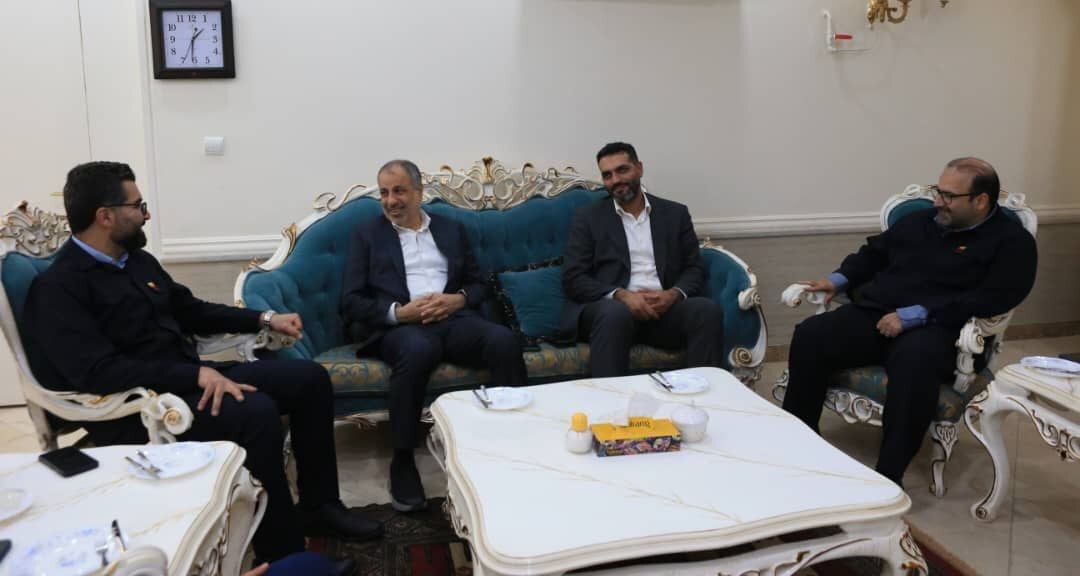 فرماندار اهواز با مدیرعامل گروه فولاد خوزستان دیدار کرد فرماندار اهواز با مدیرعامل گروه فولاد خوزستان دیدار کرد