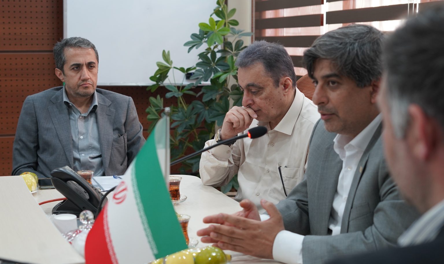 «محمد آقاجانلو» رئیس هیات‌ مدیره هلدینگ «ومعادن» شد/ تاکید بر اولویت‌بندی و پالایش پروژه‌ها
