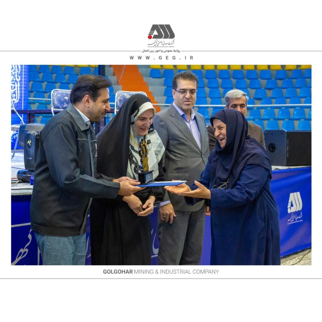 استفاده از توانمندی بانوان در منطقه گلگهر از هوشمندی مدیرعامل این مجموعه است استفاده از توانمندی بانوان در منطقه گلگهر از هوشمندی مدیرعامل این مجموعه است