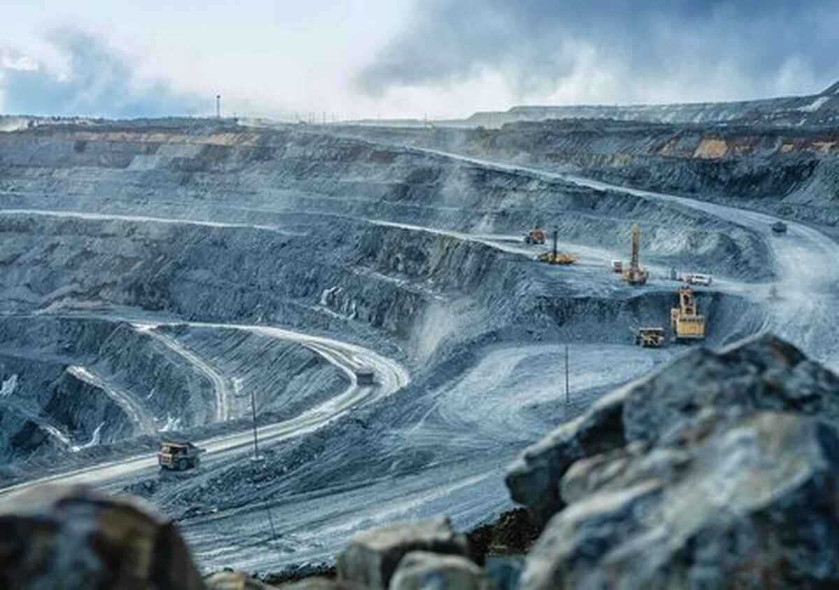 ریزش معدن بر سر اقتصاد ایران