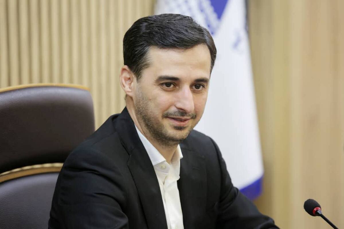 تیم فوتبال چادرملو اردکان صدرنشین شد