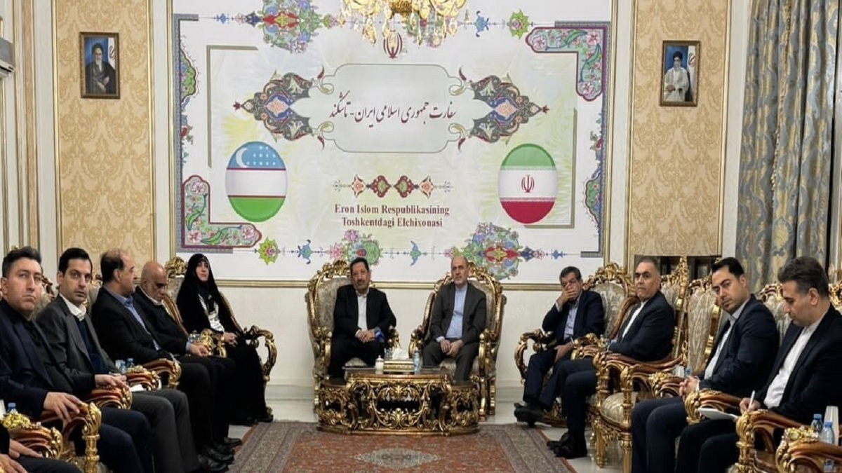 نشست وزیر صمت با فعالان اقتصادی و تجار ایرانی در تاشکند