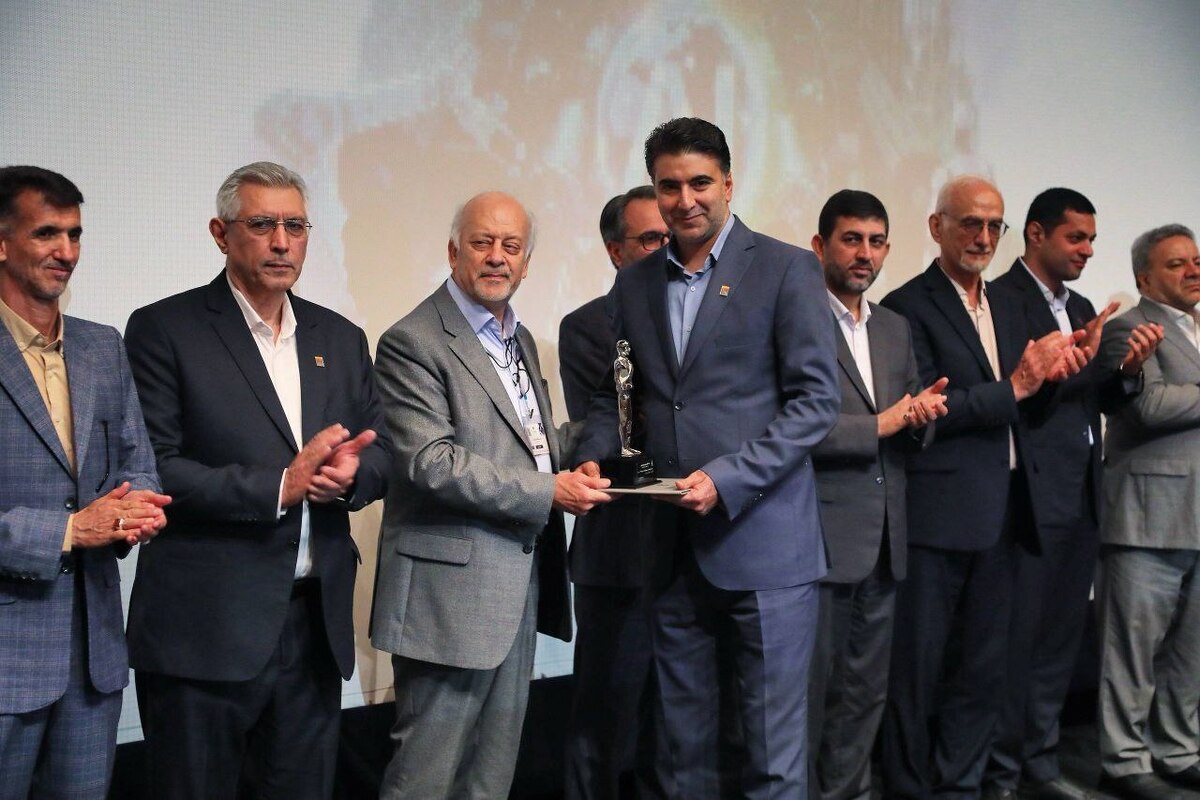 بومی‌سازی چسب جایگزین بنتونیت در فولاد خوزستان