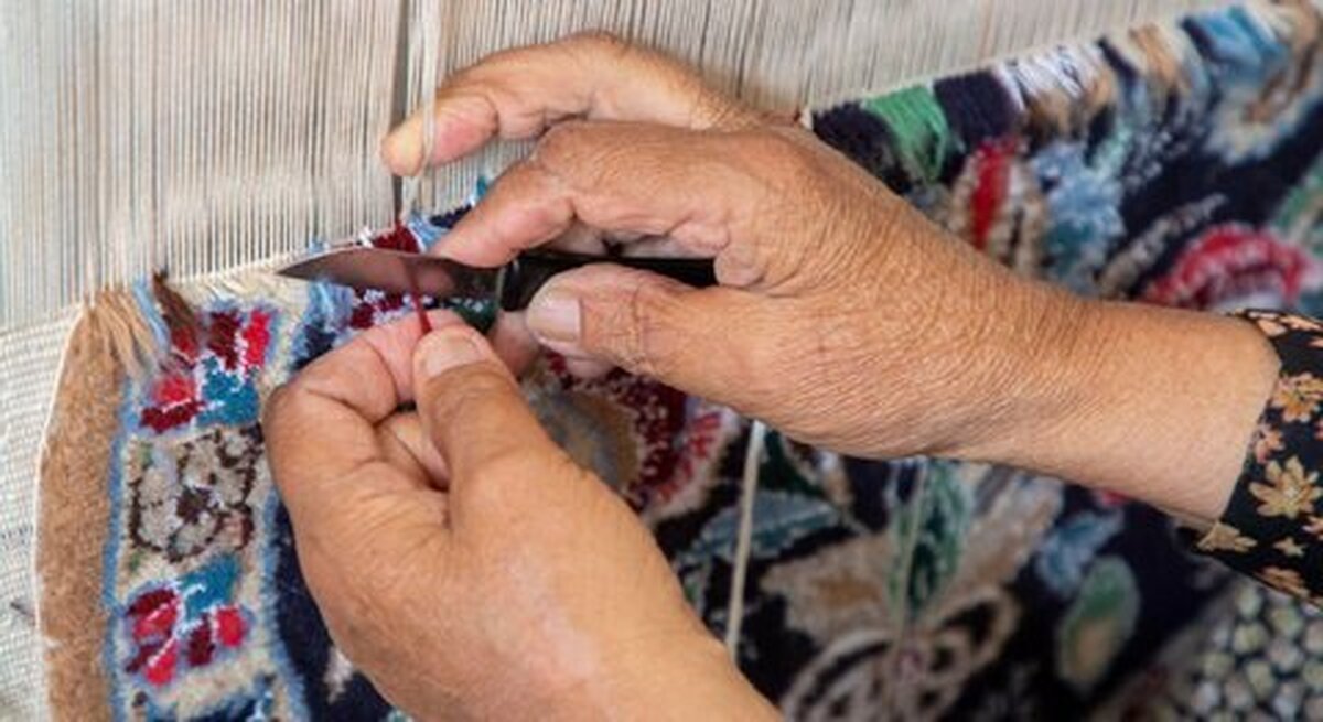 احیای قالی‌بافی با حمایت فولاد مبارکه