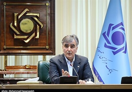 عرضه ارز در بازار تقویت می‌شود/ توافق جدید بانک مرکزی با پتروشیمی‌ها و فولادی‌ها