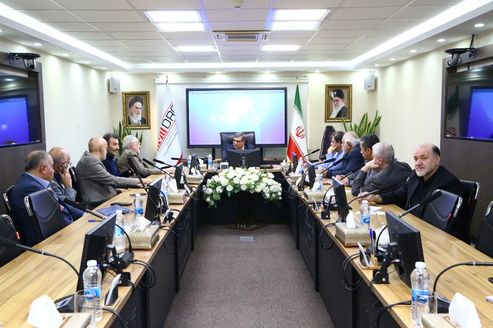 چند عکس و صفحات خاطرات یک سازمان توسعهای چند عکس و صفحات خاطرات یک سازمان توسعهای