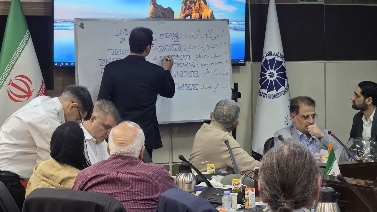 انتخابات اعضای هیات مدیره سندیکای صنایع آلومینیوم برگزار شد انتخابات اعضای هیات مدیره سندیکای صنایع آلومینیوم برگزار شد