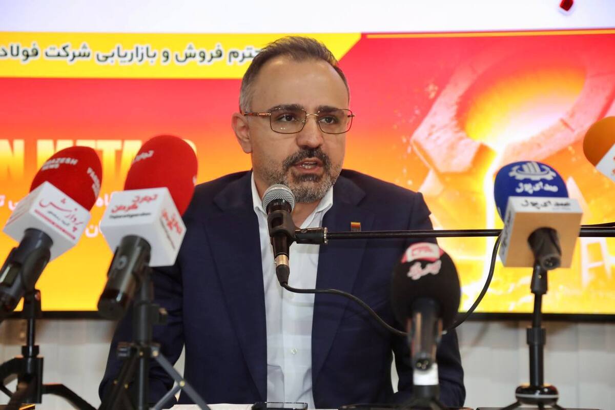 دو نرخی بودن ارز و معضل کارت‌های بازرگانی؛ چالش‌های مضاعف پیش‌ روی فولادسازان