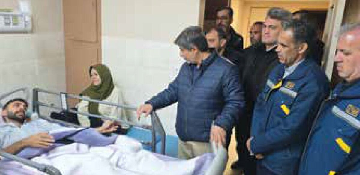 دیدار مدیرعامل و جمعی از مدیران و معاونان گروه فولاد مبارکه با مجروحین حمله آمریکایی صهیونی به این مجتمع