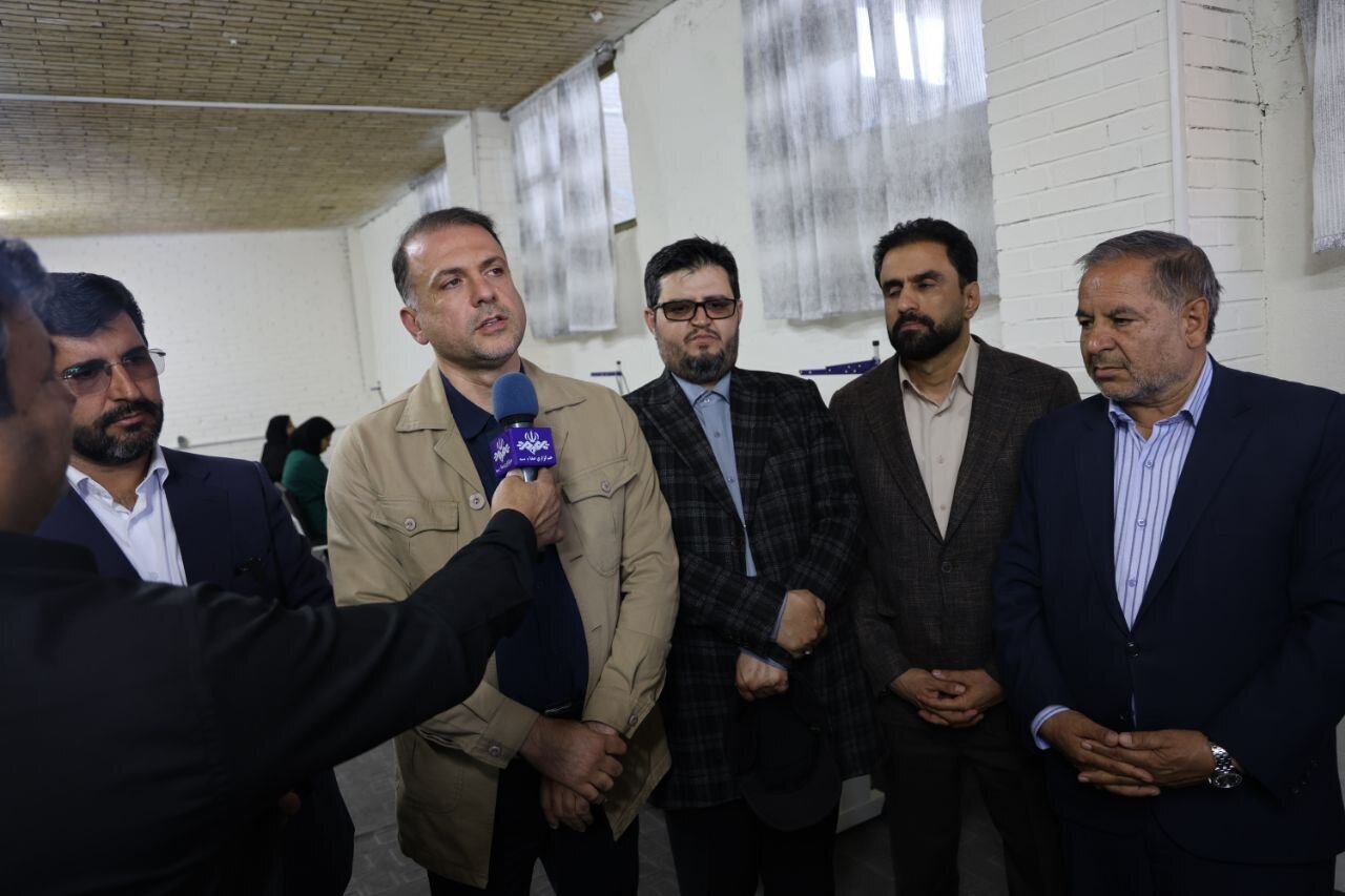 با حضور مدیرعامل شرکت ملی مس، دو کارگاه خیاطی در رابر و گلزار افتتاح شد با حضور مدیرعامل شرکت ملی مس، دو کارگاه خیاطی در رابر و گلزار افتتاح شد