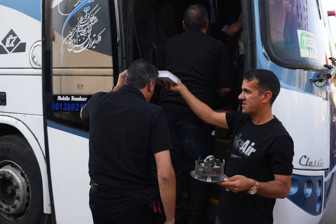 آغاز حرکت خادمان موکب مجتمع مس شهربابک به سمت مشهد مقدس