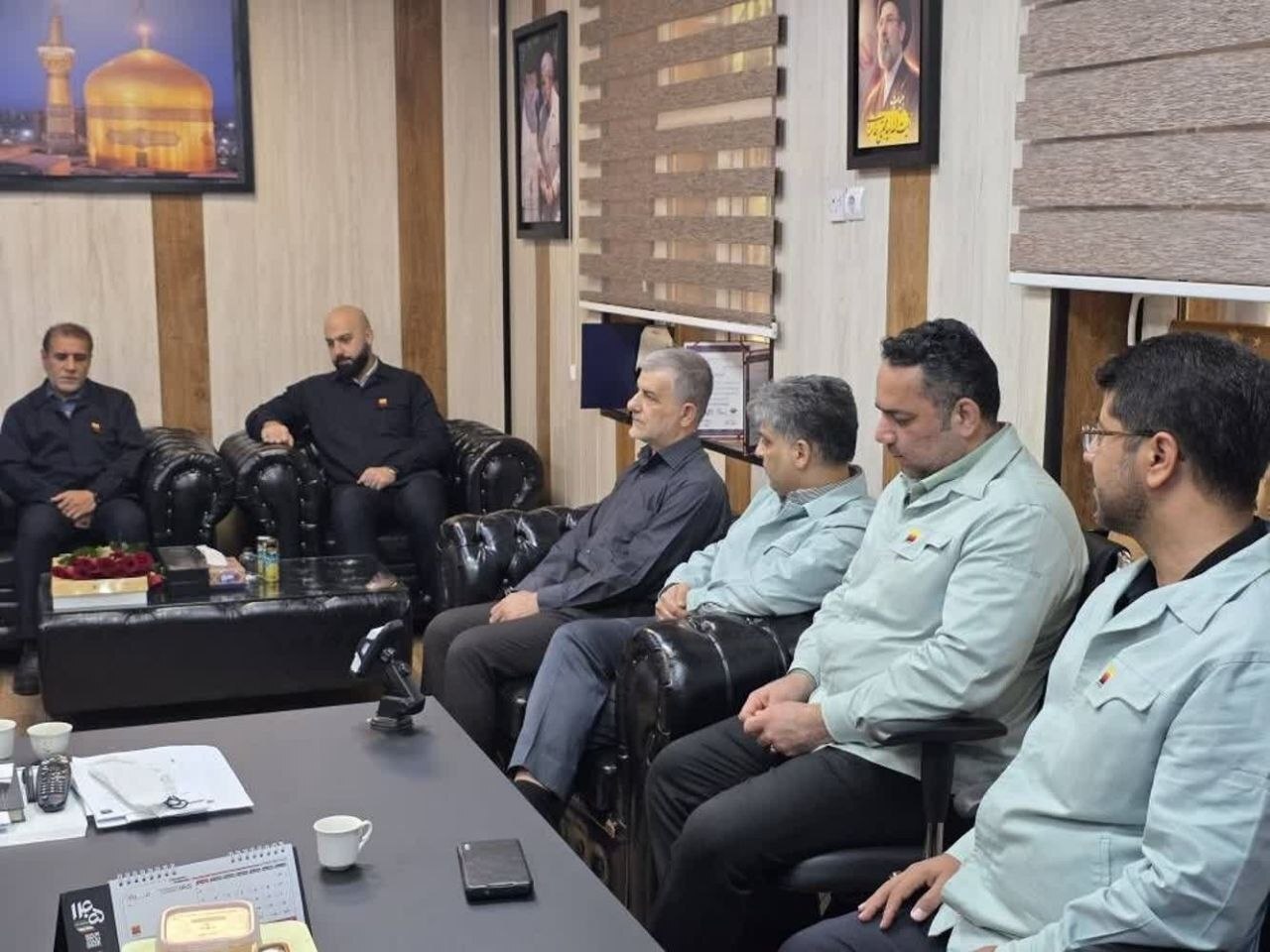 در هنگام بروز وقایع، پیروز میدان کسی است که روایت را در دست دارد! در هنگام بروز وقایع، پیروز میدان کسی است که روایت را در دست دارد!
