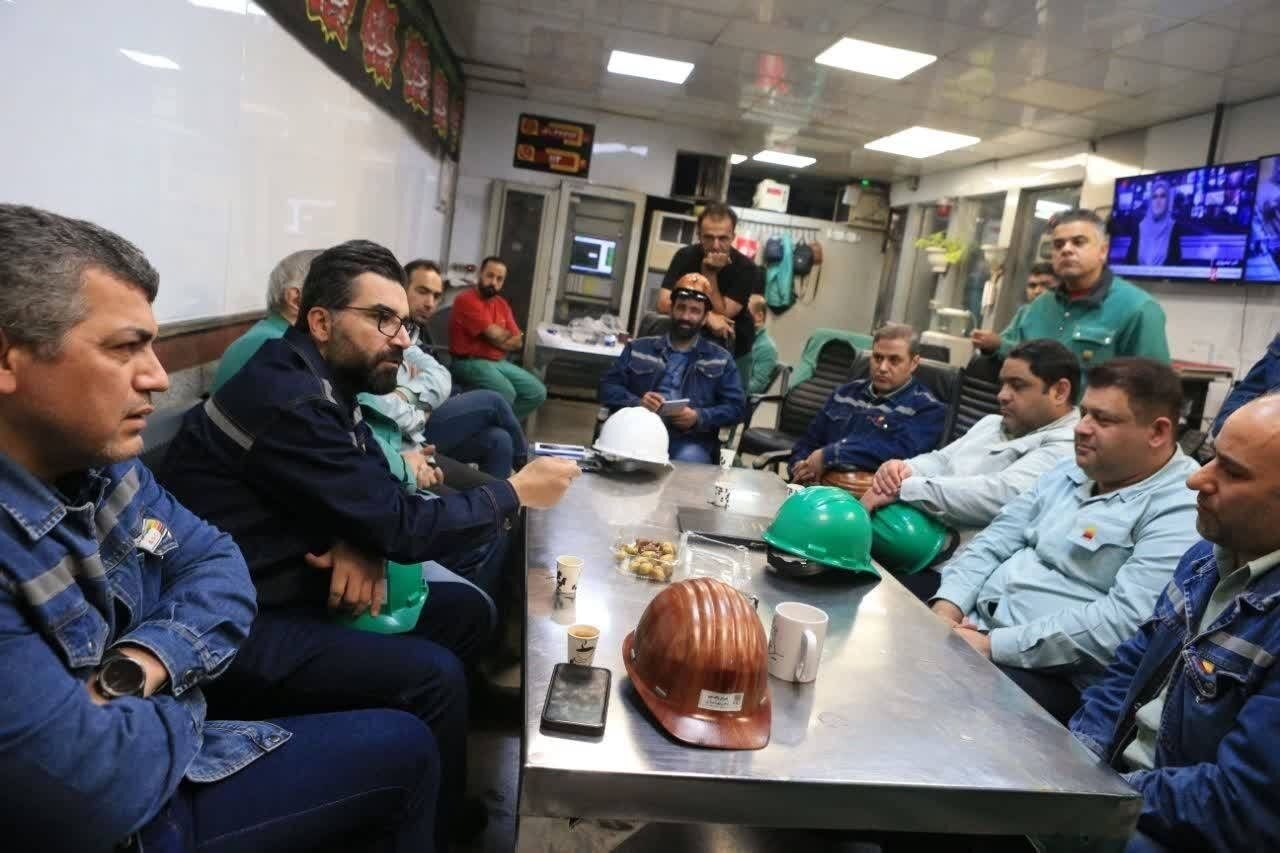 دیدار با کارکنان بخش فولادسازی، ریختهگری و دیسپاچینگ دیدار با کارکنان بخش فولادسازی، ریختهگری و دیسپاچینگ