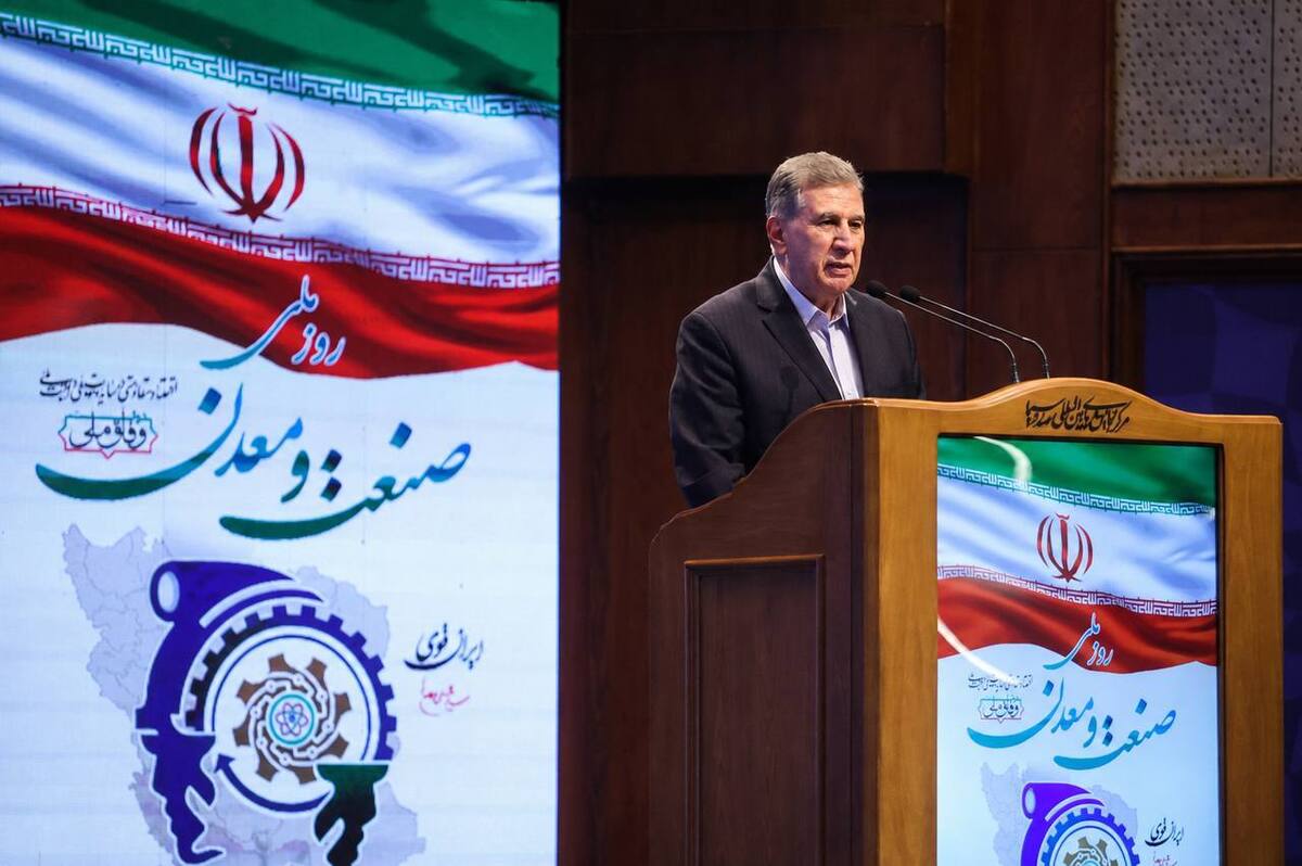 نقشه راه بازسازی صنعت و معدن تدوین کنیم